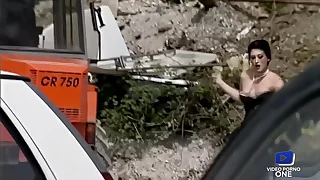 Coralie Trinh Thi&comma; coinc&eacute;e avec un pervers&comma; elle prend go&ucirc;t &agrave; sa bite